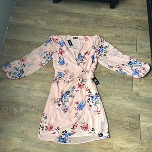 NWT pink floral EXPRESS dress size small.